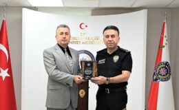 Yaş Haddi Nedeniyle Emekliye Ayrılan Personele Plaket ve Onur Belgesi
