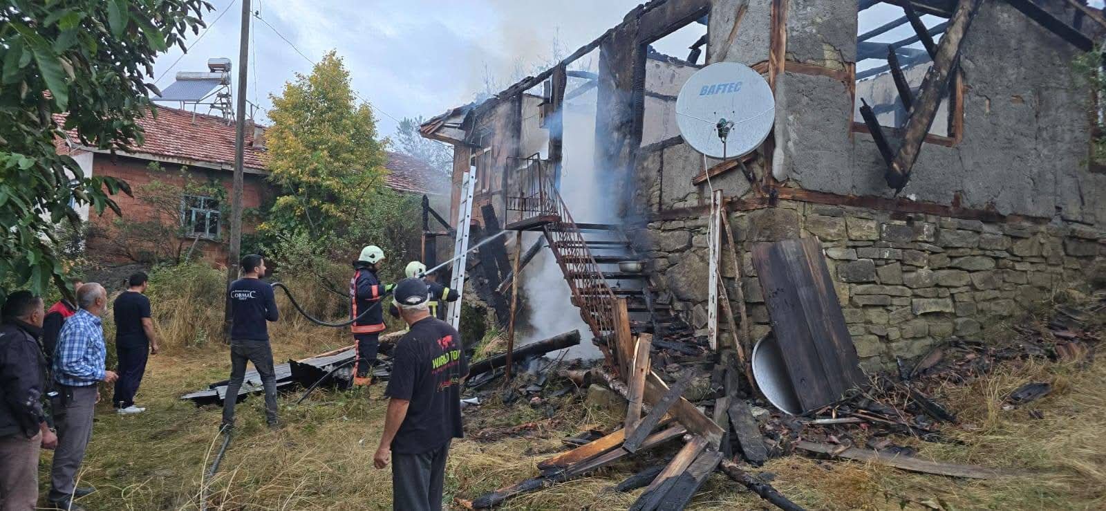 Çorum’da Yangın Ormanlık Alana Sıçramadan Söndürüldü