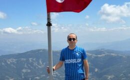 Kaymakam Polat, Köse Dağı zirvesindeki yıpranan bayrağı yeniledi