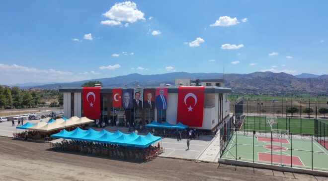 Osmancık Kapalı Yüzme Havuzu ve Spor Kompleksi’ne Resmi Açılış Töreni Yapıldı