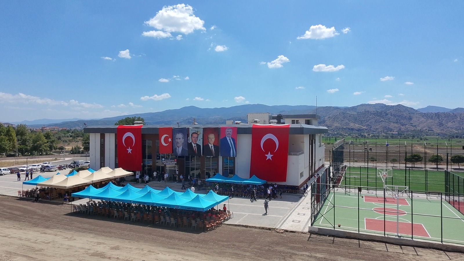 Osmancık Kapalı Yüzme Havuzu ve Spor Kompleksi’ne Resmi Açılış Töreni Yapıldı