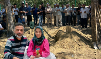 Osmancık’ta aynı gün hayatını kaybeden anne ve oğul, yan yana defnedildi