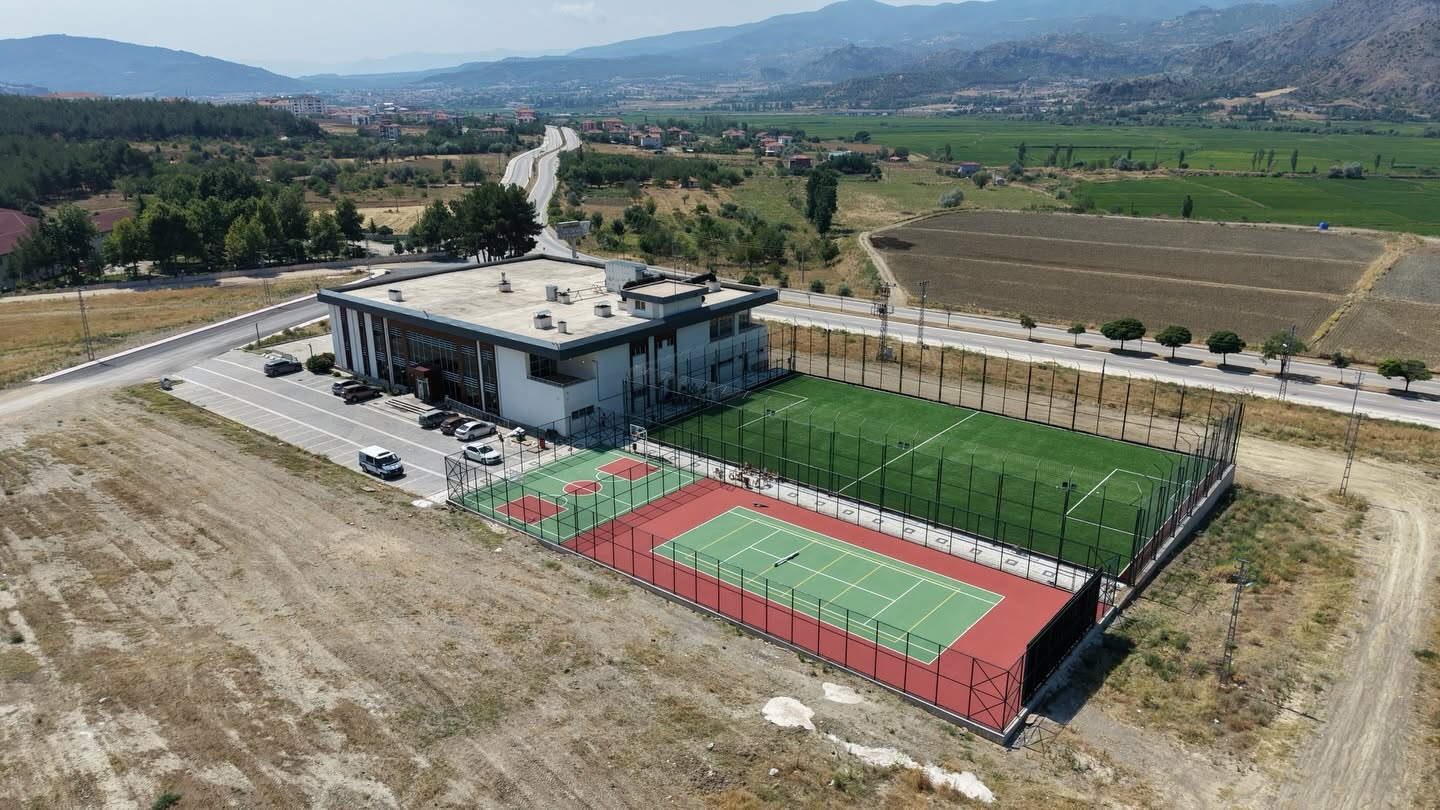 Osmancık Kapalı Yüzme Havuzu ve Spor Kompleksi’nin Resmi Açılış Töreni  Bugün