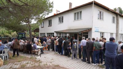 Osmancık Ardıç Köyü’nde geleneksel şükür duası programı düzenlendi. Kaymakam Furkan