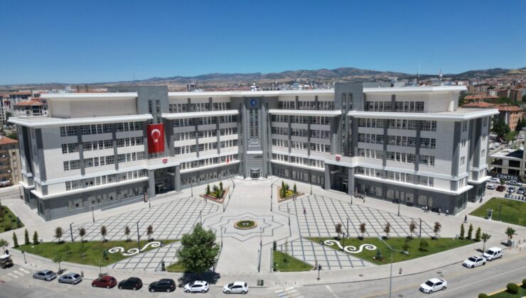 Belediyeden 7,7 Milyon Liralık Kırtasiye Desteği