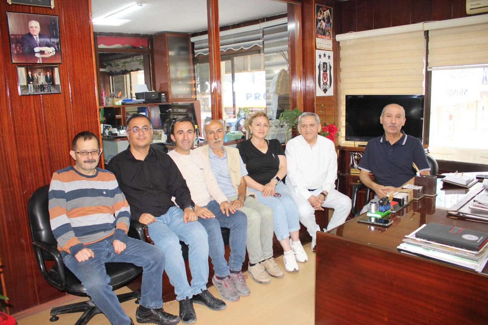 Çorum Gazeteciler Cemiyeti Başkanı Bülent Özkaleli, Çorum Haber Gazetesi’ni ziyaret