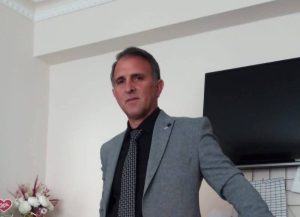 Sivas’ın Yıldızeli ilçesinde yolun karşısına geçmek isteyen 53 yaşındaki Muzaffer
