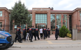 Jandarma’dan Yasa Dışı Bahis ve Kumar Operasyonu: 8 Şüpheli Tutuklandı