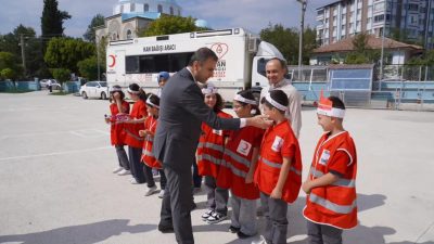 Osmancık 75. Yıl Cumhuriyet İlkokulunda öğrencilerin öncülüğünde düzenlenen kan bağışı