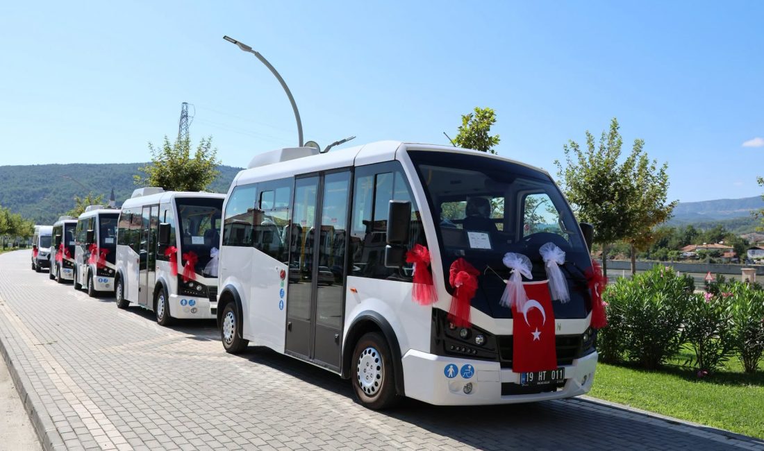 Osmancık’ta Şehir İçi Dolmuş Hizmete Girdi: 1 Ay Ücretsiz Osmancık Belediyesi tarafından şehir içi ulaşımını kolaylaştırmak amacıyla hizmete sunulan