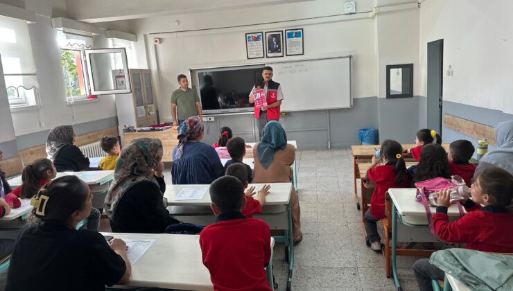 Osmancık’ta Velilere “İlk Öğretmenim Ailem” Projesi Anlatıldı