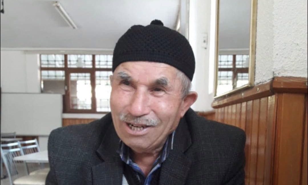 Çorum’da yolun karşısına geçmeye çalışan yaşlı çifte otomobil çarptı. Kazada
