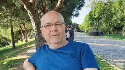 Merhuma Allah'tan rahmet; ailesine, yakınlarına ve sevenlerine başsağlığı ve sabırlar