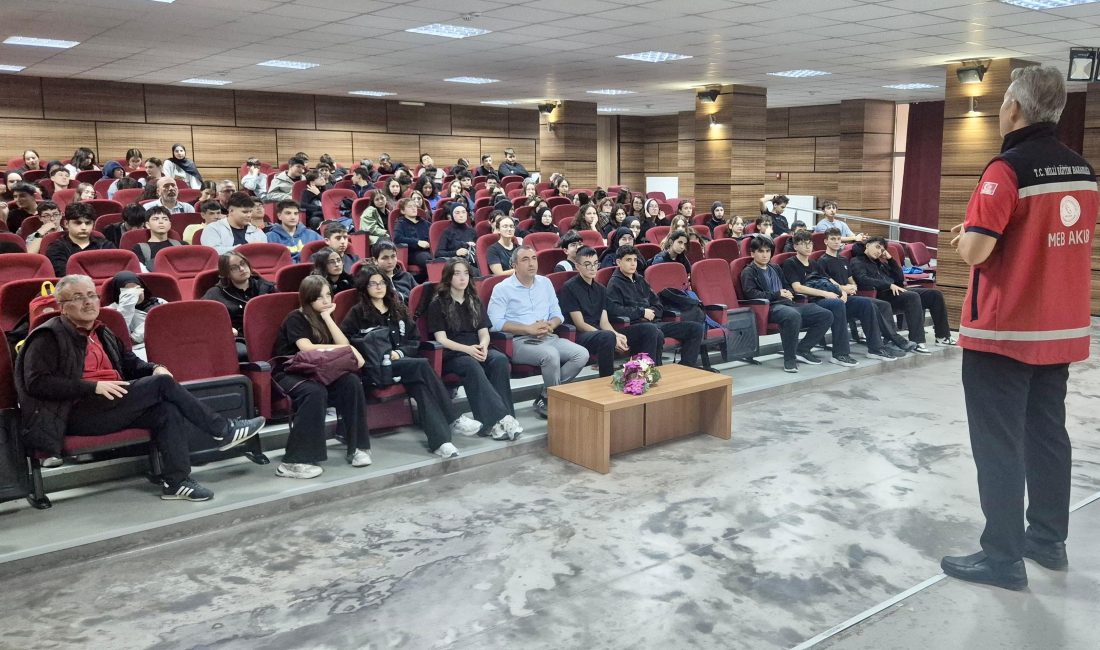 Ömer Derindere Fen Lisesi’nde Afet Farkındalık Eğitimi Ömer Derindere Fen Lisesi’nde, öğrencilerin afetlere karşı bilinçlenmesi ve hazırlıklı