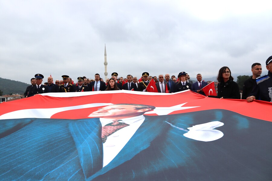 Çorum’un Osmancık ilçesinde, Cumhuriyet’in ilanının 103. yıl dönümü dolayısıyla kutlama