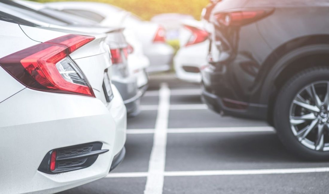 Osmancık’ta Ticari Yapılara Yeni Otopark Düzenlemesi: Tente Yasağı ve Ruhsat Şartı! Osmancık’ta ticari yapıların ön bahçelerinde otopark kullanımıyla ilgili yeni karar